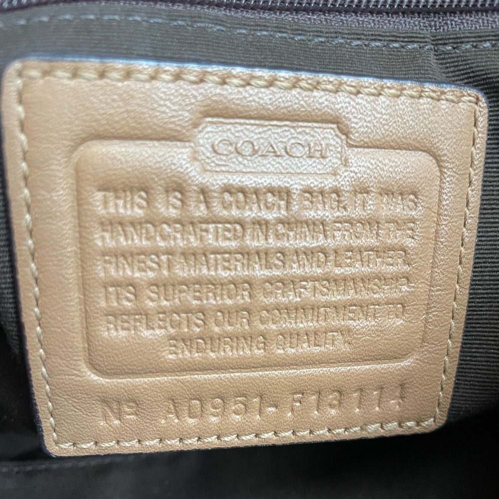 Coach Brown Tan Shoulder Bag with Signature Design - Picture 4 of 7